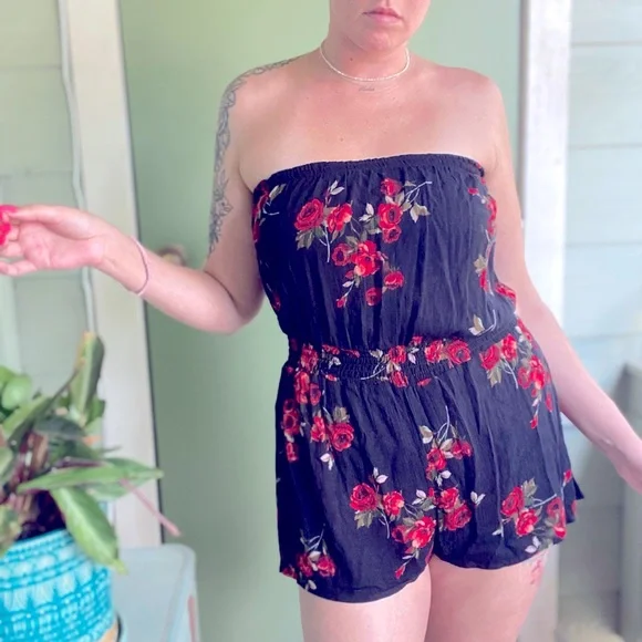 Red Roses Romper - Picture 1 of 6